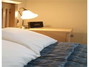 Hotel Gatwick House Horley Zewnętrze zdjęcie
