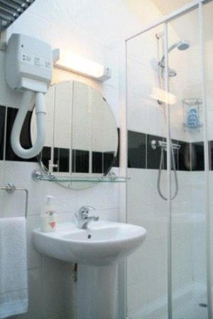 Hotel Gatwick House Horley Zewnętrze zdjęcie